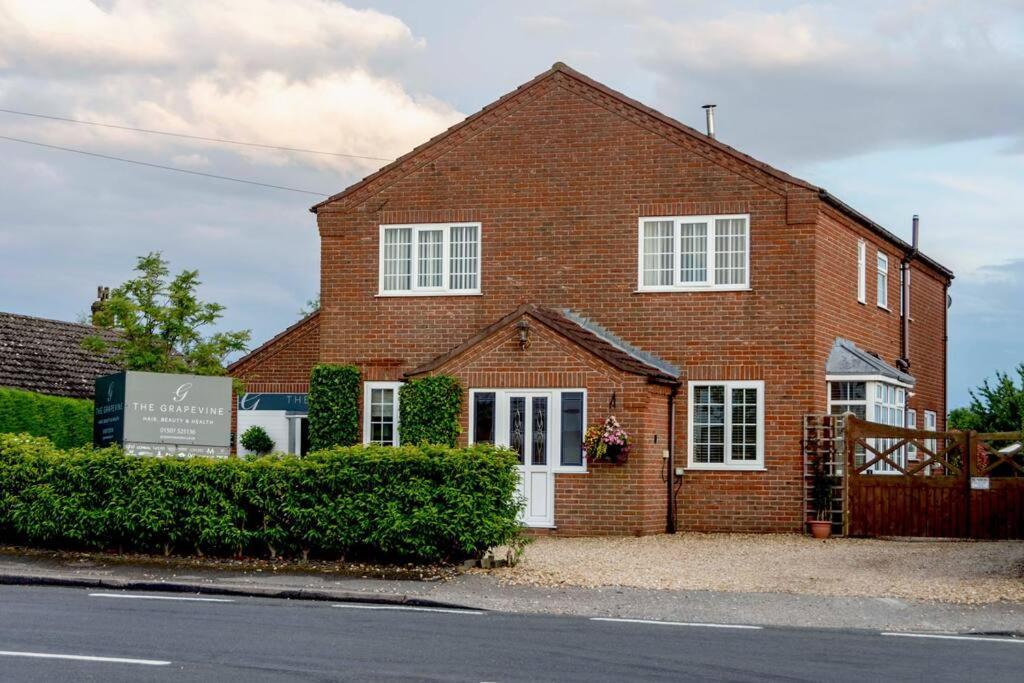 Grapevine Getaway Apartment Horncastle  Exterior photo